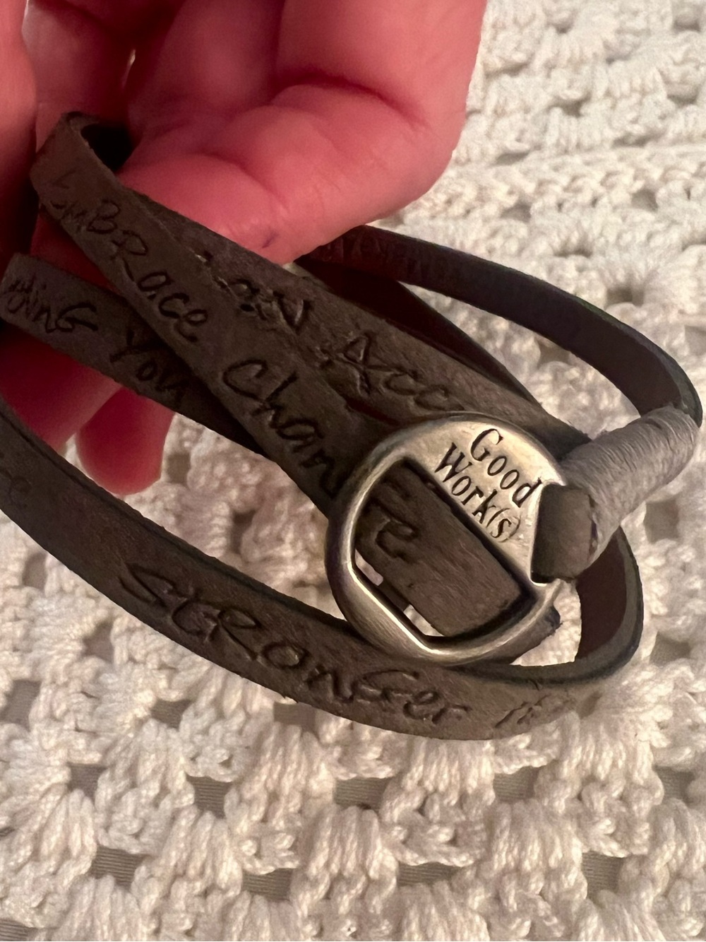 Good Works reversible wrap leather bracelet with inspirational text - Picture 3 of 4